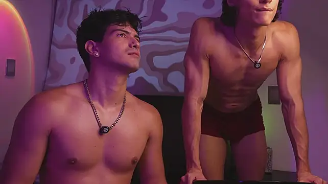 צ'אט XXX בשידור חי של bbbeachboy