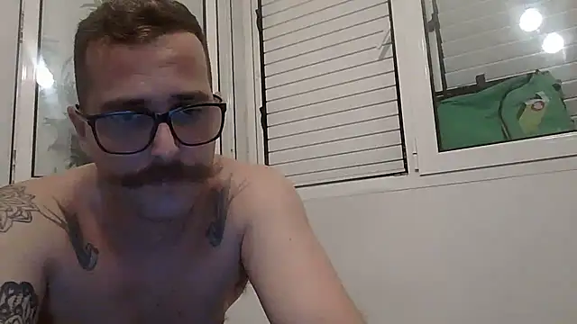 XXX chat uživo modela yanick931
