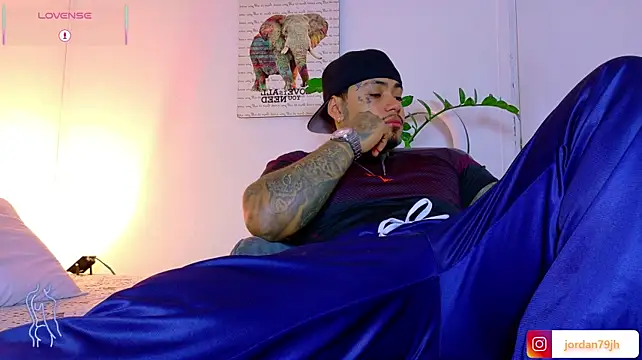 Chatroom XXX en direct de JordanSmiith_