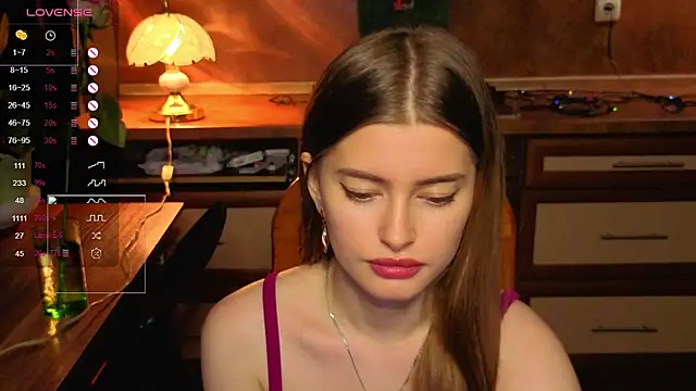 EmiliaCouple's Live XXX Chat