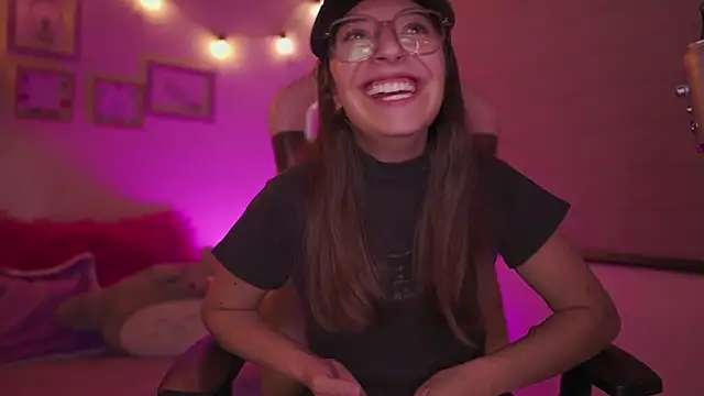 XXX chat uživo modela milly_kenner