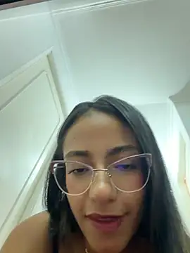 Chat +18 de elegant__rouse ao vivo