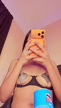צ'אט XXX בשידור חי של ---sophia---