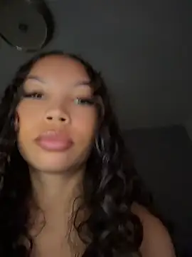 Chat XXX Live nikkiloveee
