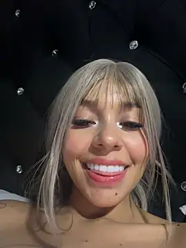 Chat +18 de Aleja_bloom ao vivo