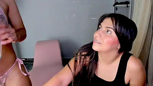 estrellita_18nice Adlı Modelin Canlı XXX Sohbeti