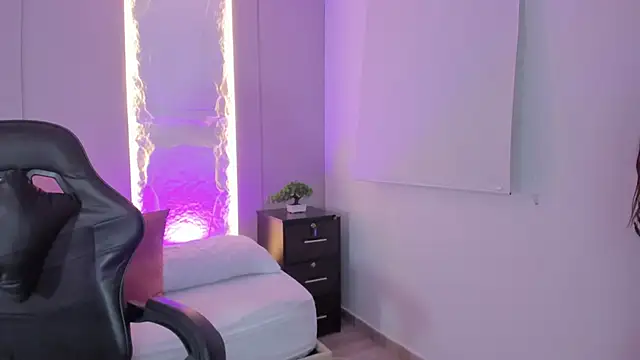 Chat +18 de isabella_florez ao vivo
