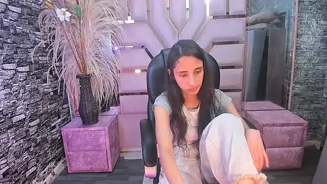 RoxanaSiranohh's Live XXX Chat