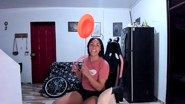 adrena_10 Adlı Modelin Canlı XXX Sohbeti