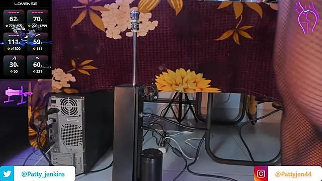pattyjenkinss: онлайн-секс-чат