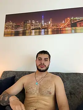 Онлайн чат XXX AmadeoWild