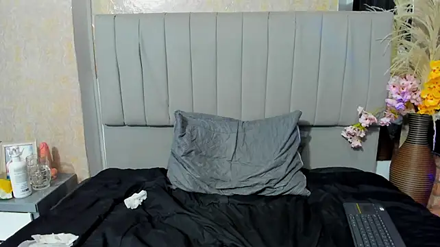 Vicky_Angeel Adlı Modelin Canlı XXX Sohbeti
