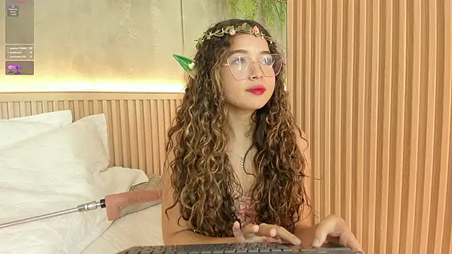 XXX chat uživo modela Emi_Petite