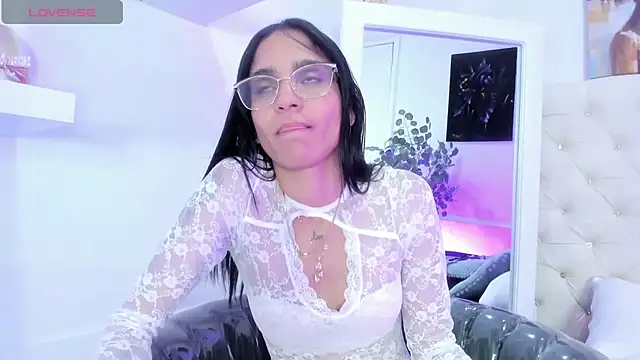 Chat +18 de sophie_pariss ao vivo