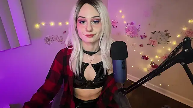 PrincessStarrXXX: онлайн-секс-чат