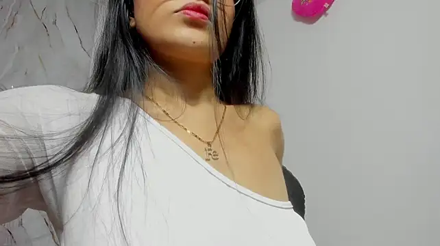 Chat +18 de alayasmile ao vivo