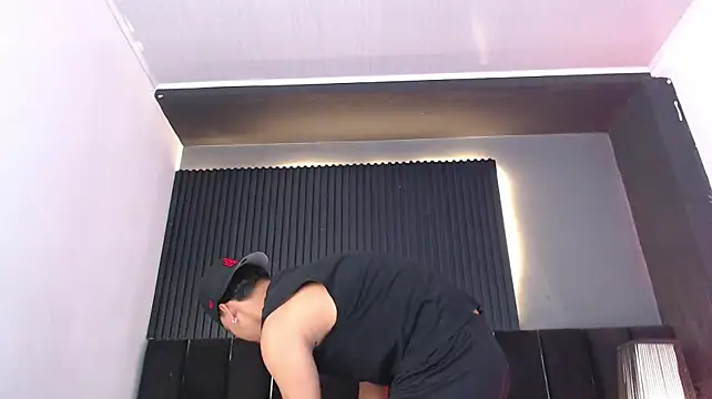 Chat XXX Live Dominic_ghost