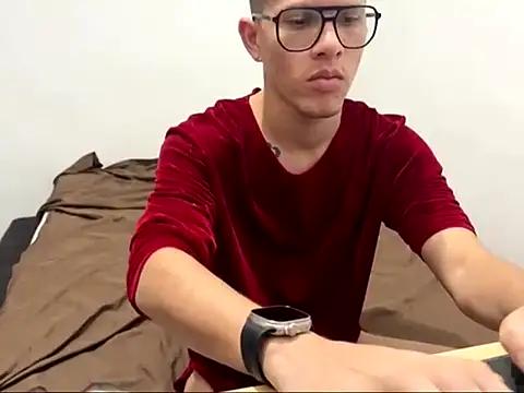 Edward_2709 Live XXX Chat