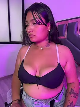 Luna_ec Chat XXX in diretta