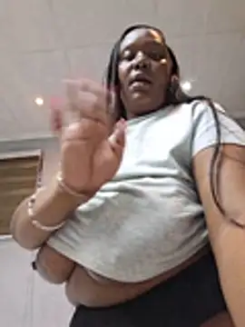 Chat XXX en directo de Thasha8