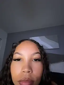 nikkiloveee's Live XXX Chat