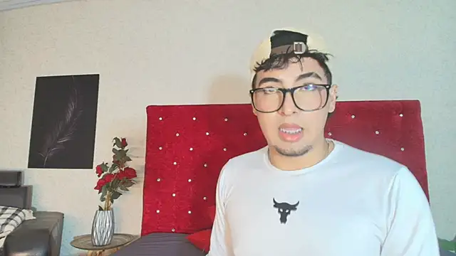XXX chat uživo modela Stiveeeeen
