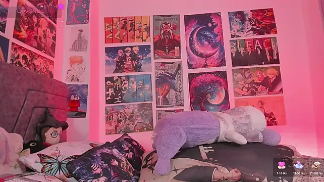 MissCurvyTop's Live XXX Chat