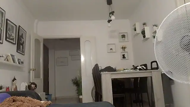 XXX chat uživo modela yanick931