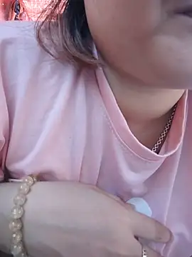 XXX chat uživo modela -Tara-a