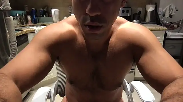 BigGuyMuscle's Live XXX Chat