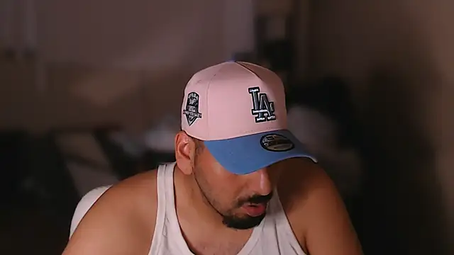 צ'אט XXX בשידור חי של 100J