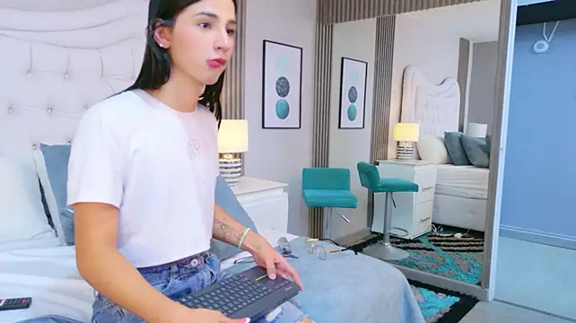 CaitlynMiller Chat XXX live