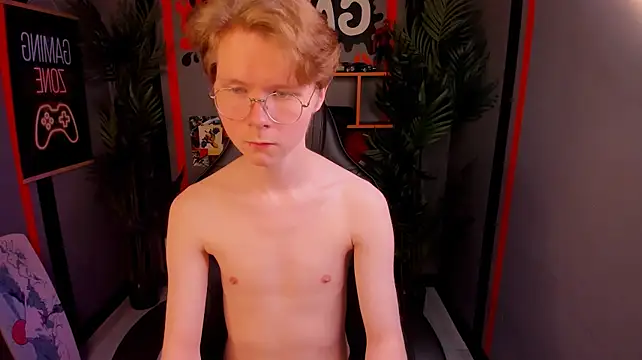 Онлайн чат XXX DanielSanders