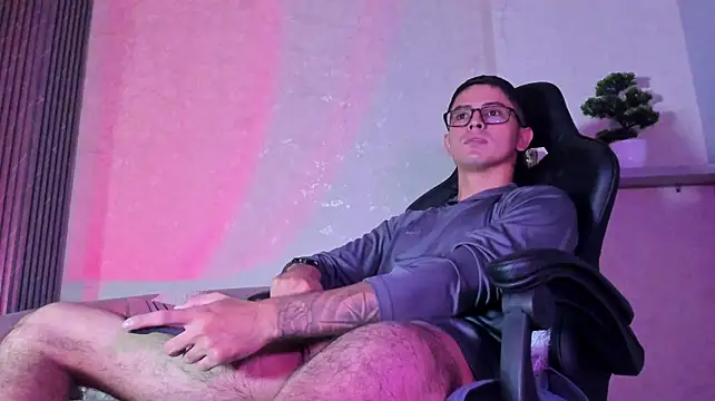 Chat +18 de Ostin_Colt ao vivo