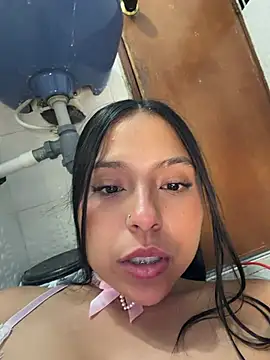littlee_Lucy Chat XXX in diretta