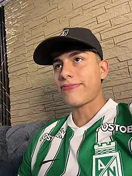 Lander_Cruz élő XXX-chatje