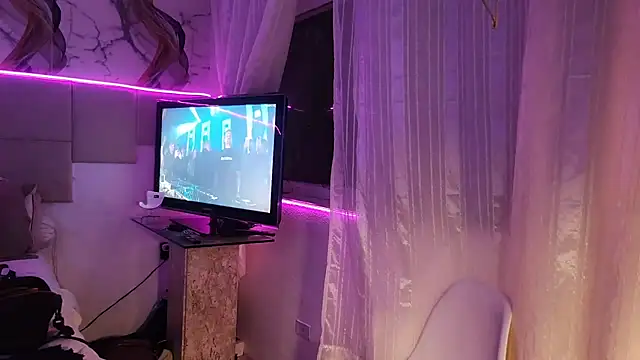 Chat +18 de EnricoNetto ao vivo