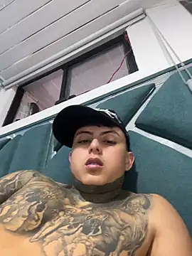 Živý XXX chat KevinSanchez420
