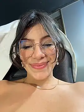 iris_cuteface XXX чат на живо