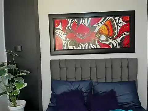 AngeliqueGirard Adlı Modelin Canlı XXX Sohbeti