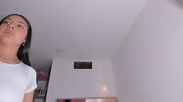 Lya_333 现场XXX聊天