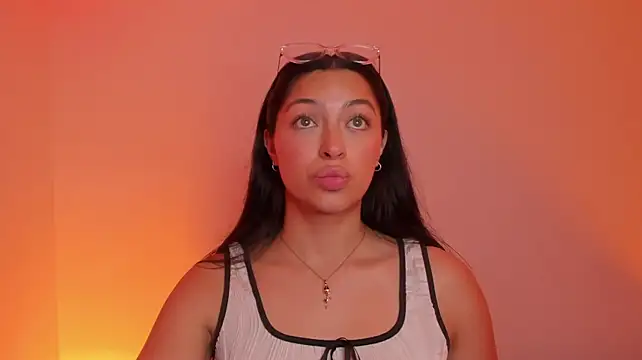 Chat XXX en directo de Megann_D