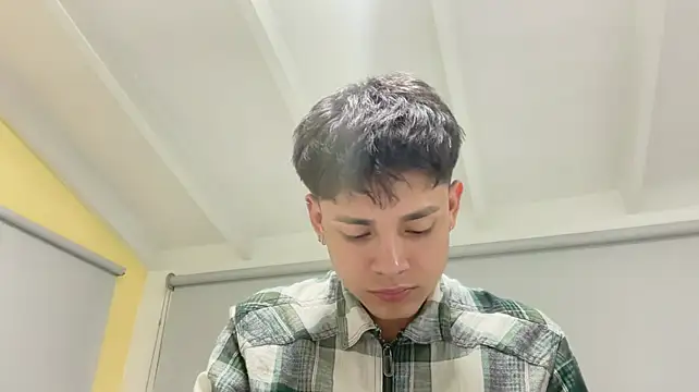 Онлайн чат XXX Andy_Belier23