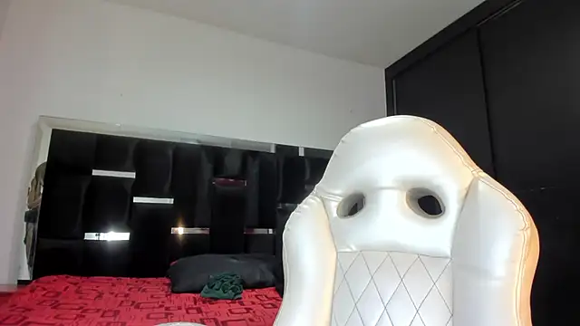 Онлайн чат XXX Miranda_bigcock3