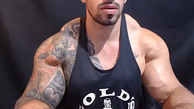 DommMaster Adlı Modelin Canlı XXX Sohbeti