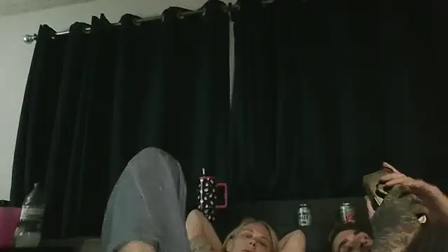 2-BLUNT-CUNTS' Live XXX Chat