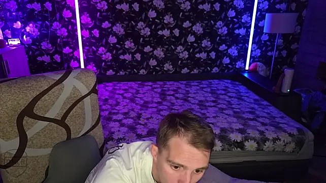 Vuitton Adlı Modelin Canlı XXX Sohbeti