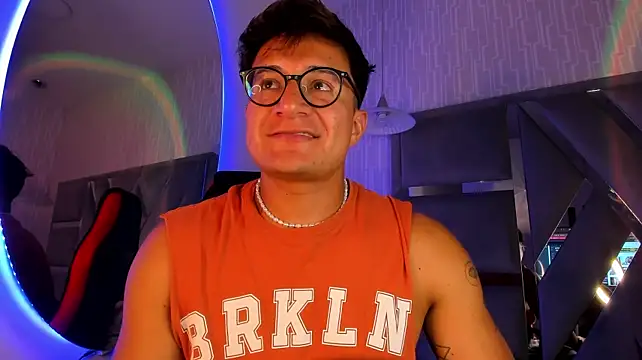 Chat +18 de Hassbyd ao vivo