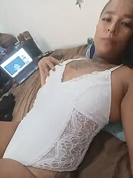 Lau_castillo – Naživo XXX chat