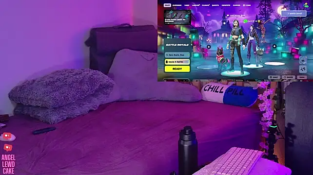 XXX chat uživo modela Angel-Lewd-Cake